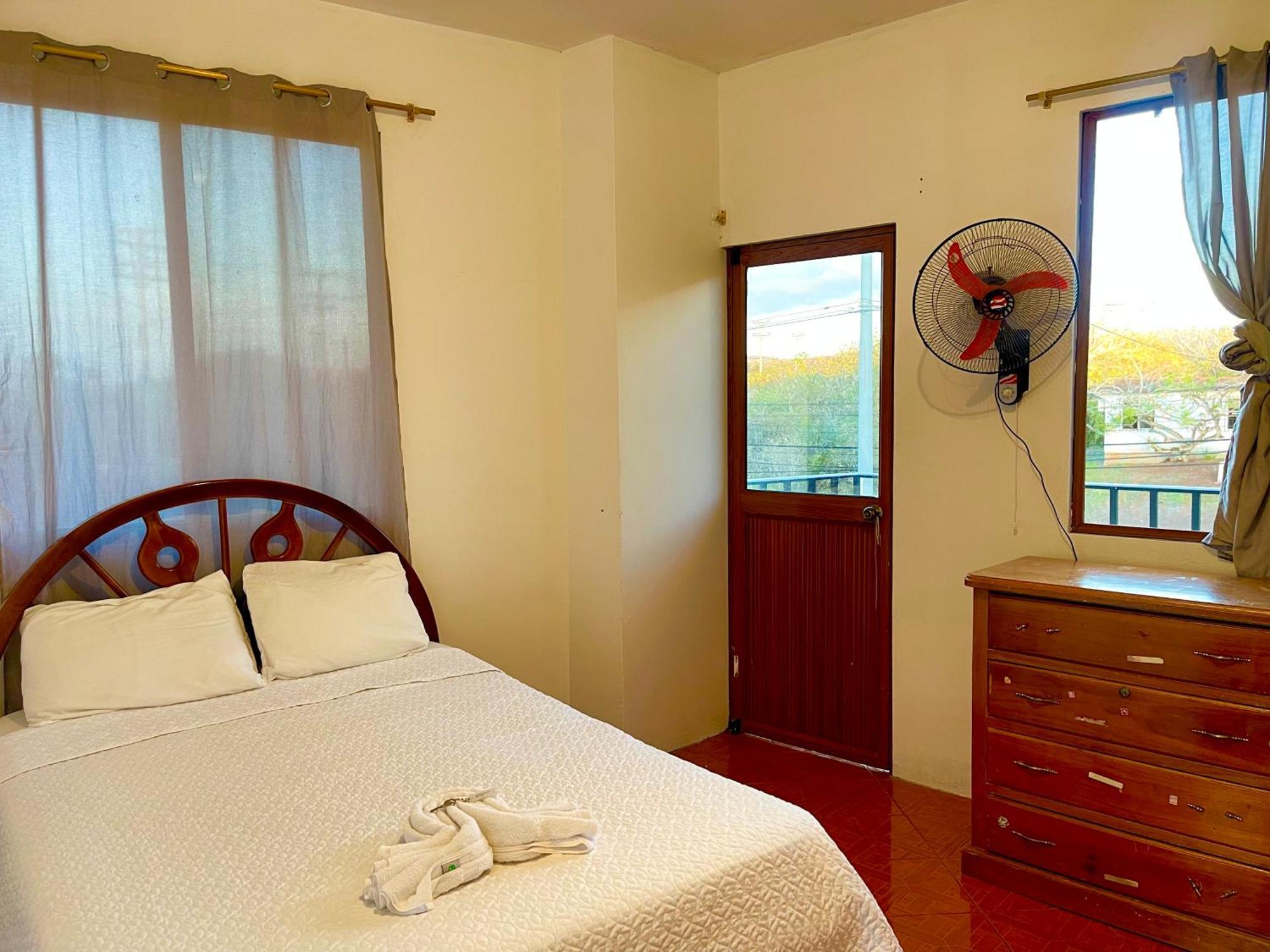 Hostal Vista Al Mar Hotel Puerto Baquerizo Moreno Eksteriør billede